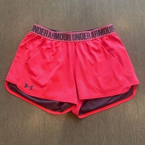 Under Armour Pocketed Athletic Shorts in Neon Coral and Gray. Size M